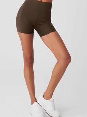 ALO Yoga 5" AIRLIFT ENERGY SHORT - ESPRESSO - Never worn before - NWT